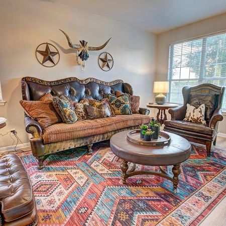 The Lodge At Little Ranches Central Sleeps 26 Wimberley Kültér fotó