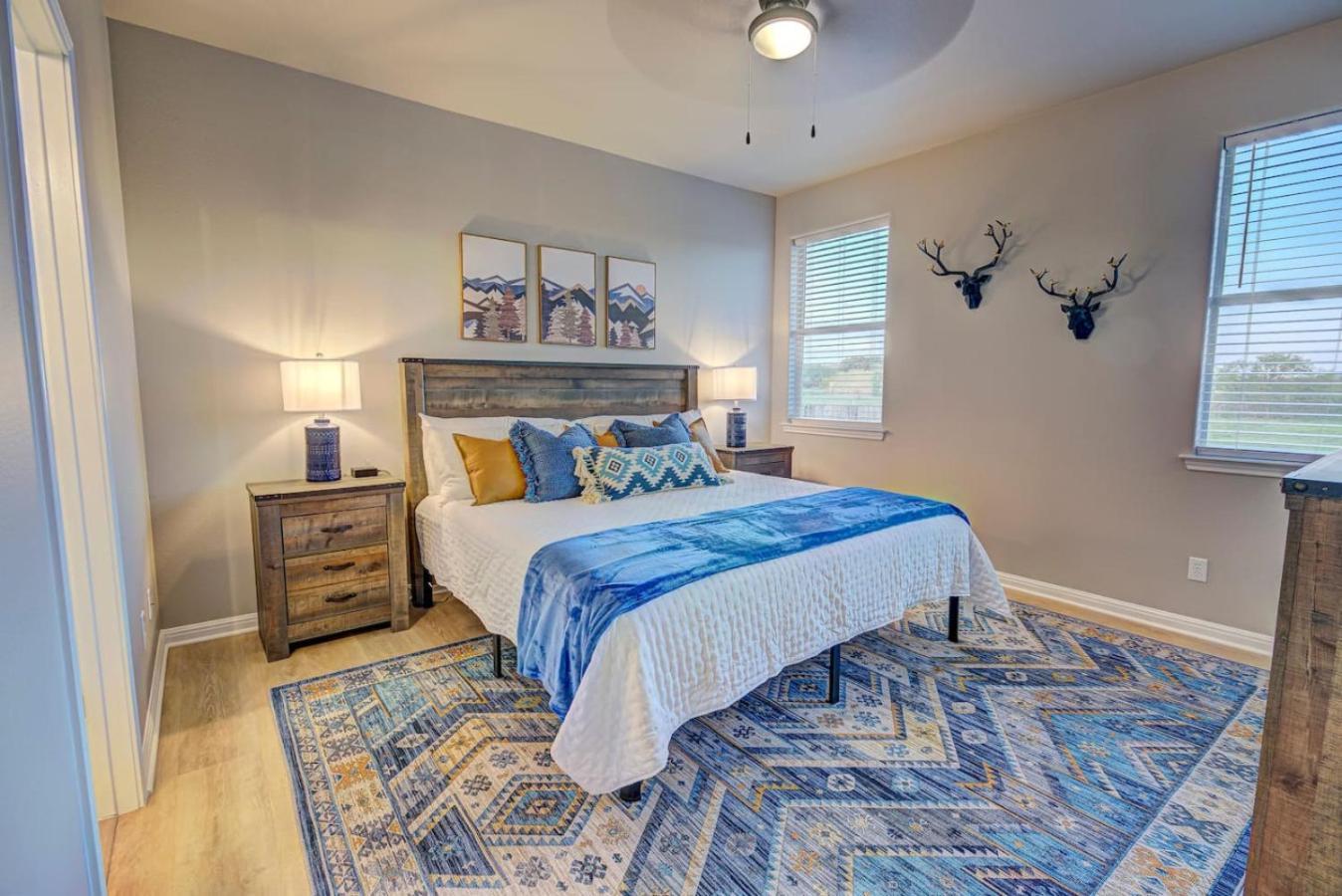 The Lodge At Little Ranches Central Sleeps 26 Wimberley Kültér fotó
