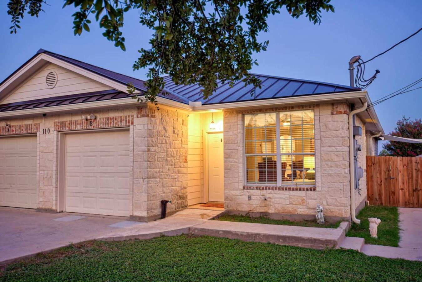 The Lodge At Little Ranches Central Sleeps 26 Wimberley Kültér fotó