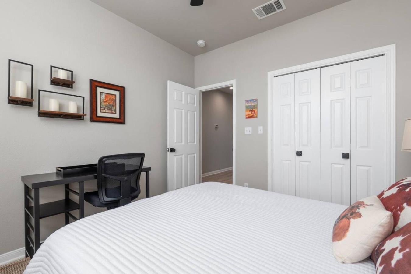 The Lodge At Little Ranches Central Sleeps 26 Wimberley Kültér fotó
